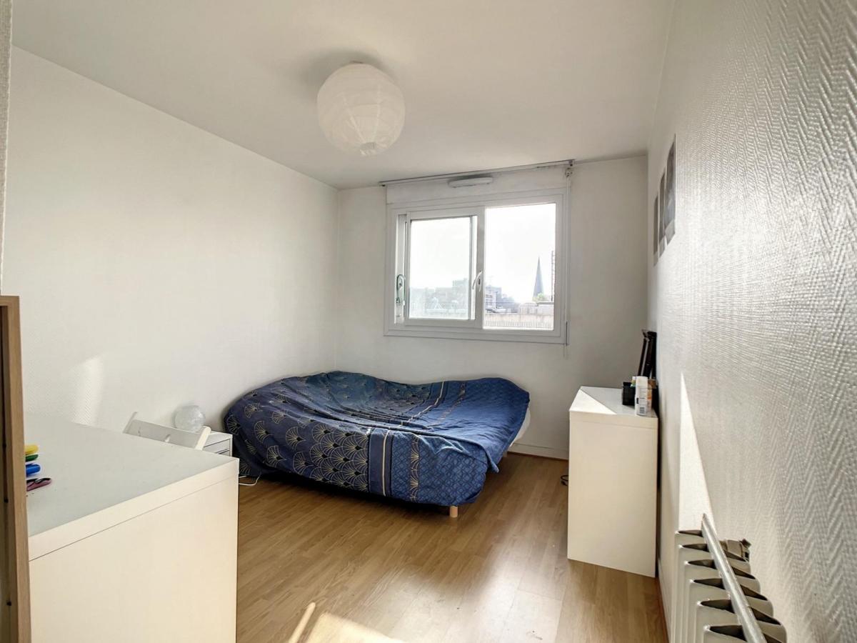 BEL APPARTEMENT T4 AVEC TRIPLE EXPOSITION ET GRAND BALCON