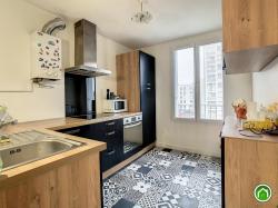 BREST SAINT MARTIN : Joli et lumineux appartement T5 de 84m2 au dernier étage proche centre ville