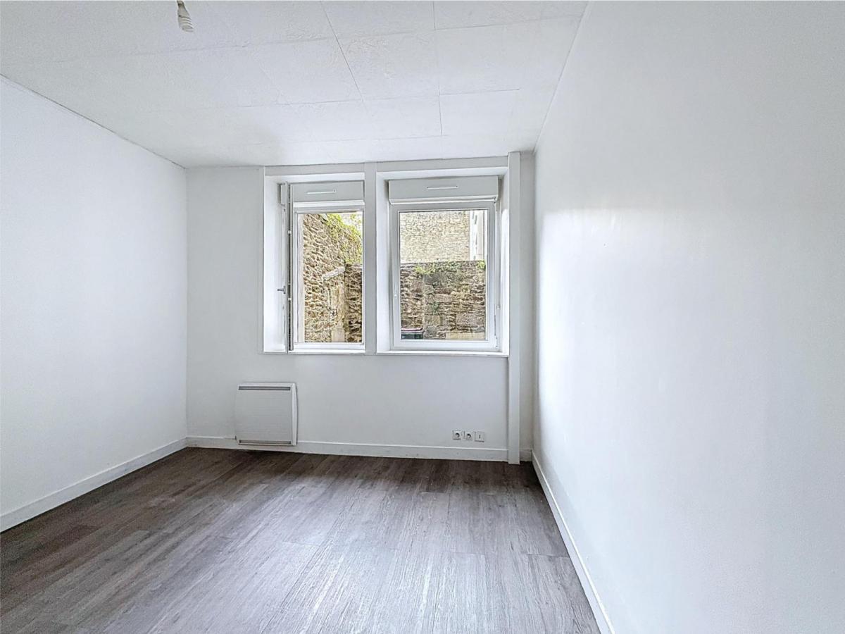 HYPER CENTRE BREST : A LOUER AGRÉABLE APPARTEMENT T1BIS