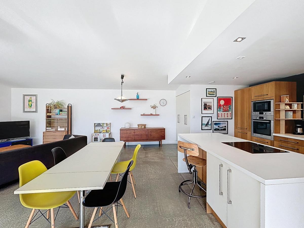 BREST RESTIC : Maison contemporaines aux tendances passives dans un environnement verdoyant