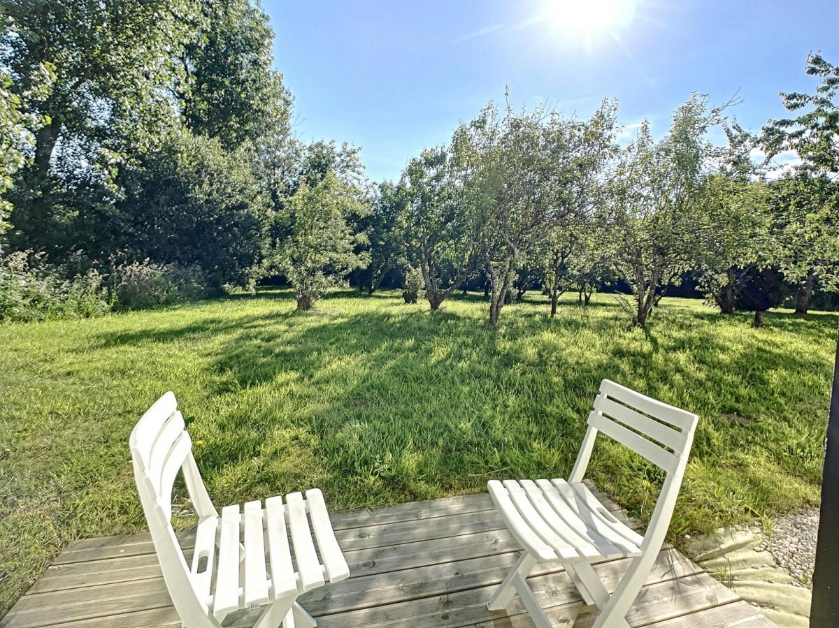 GUILERS : propriété avec maison 7 pièces et grand terrain au calme