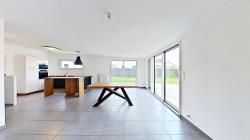 Maison récente T5 de 2020 tout de plain-pied avec garage et jardin.