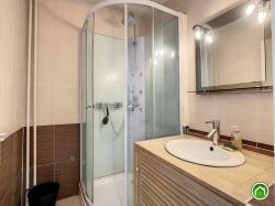 BREST : Bel appartement de 98m² avec 4 chambres, balcon et place de parking 