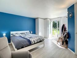 GUILERS : propriété avec maison 7 pièces et grand terrain au calme