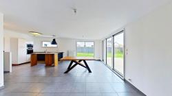 Maison récente T5 de 2020 tout de plain-pied avec garage et jardin.
