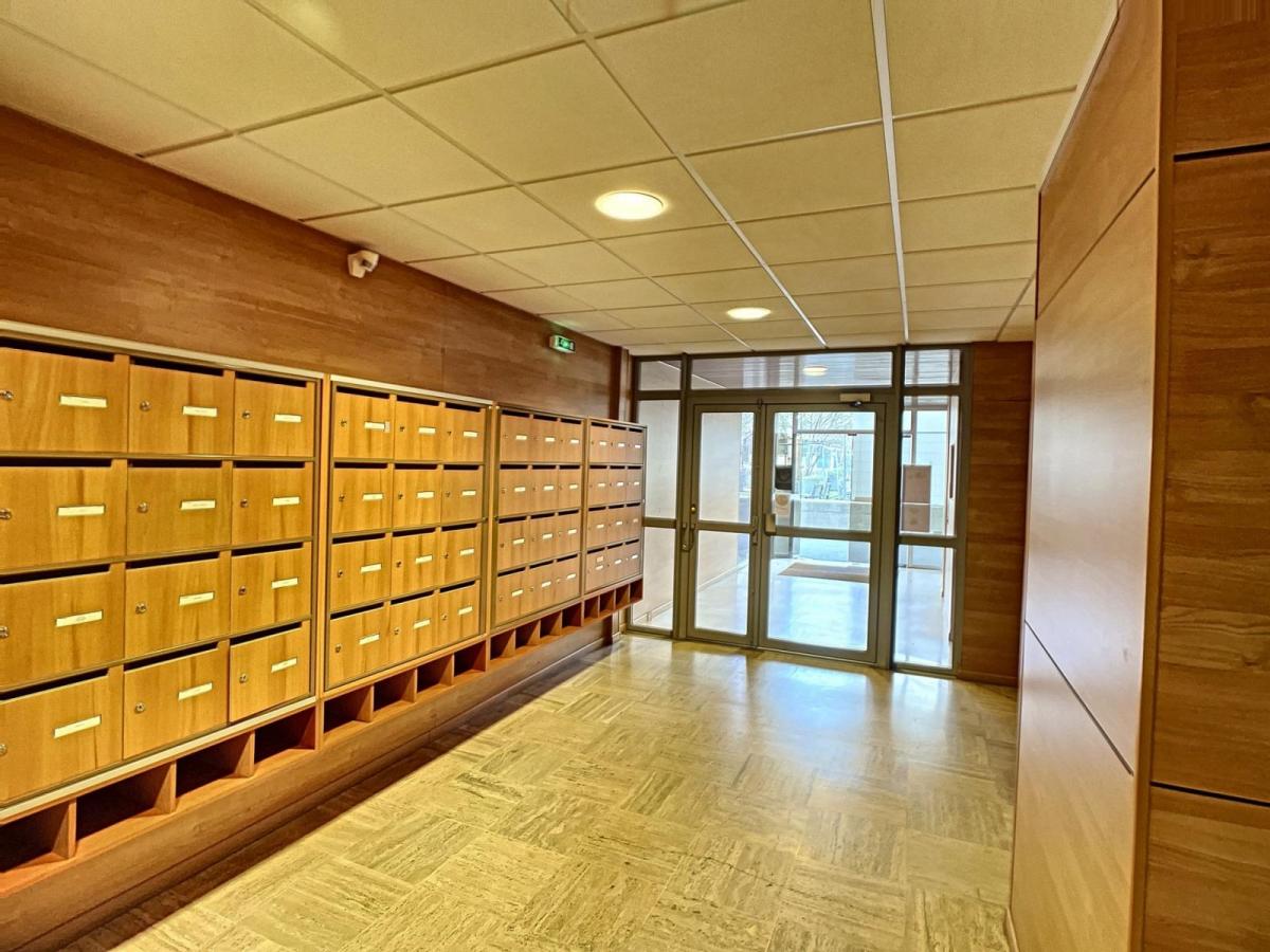 BEL APPARTEMENT T4 AVEC TRIPLE EXPOSITION ET GRAND BALCON