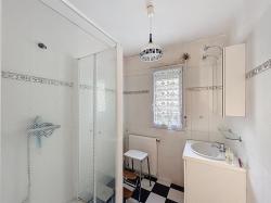 BREST QUATRE MOULINS : Jolie maison contemporaine de 94m2 avec double garage à rénover