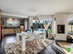 LE FOLGOET : très jolie propriété avec maison 4 chambres, terrasses, jardin clos et garage