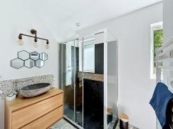 GUILERS : Maison aux lignes contemporaines de 2018 à tendance passive