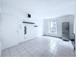 HYPER CENTRE BREST : A LOUER AGRÉABLE APPARTEMENT T1BIS