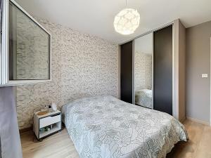 LE RELECQ-KERHUON: BELLE MAISON COMTEMPORAINE DE130m², 4 CHAMBRES