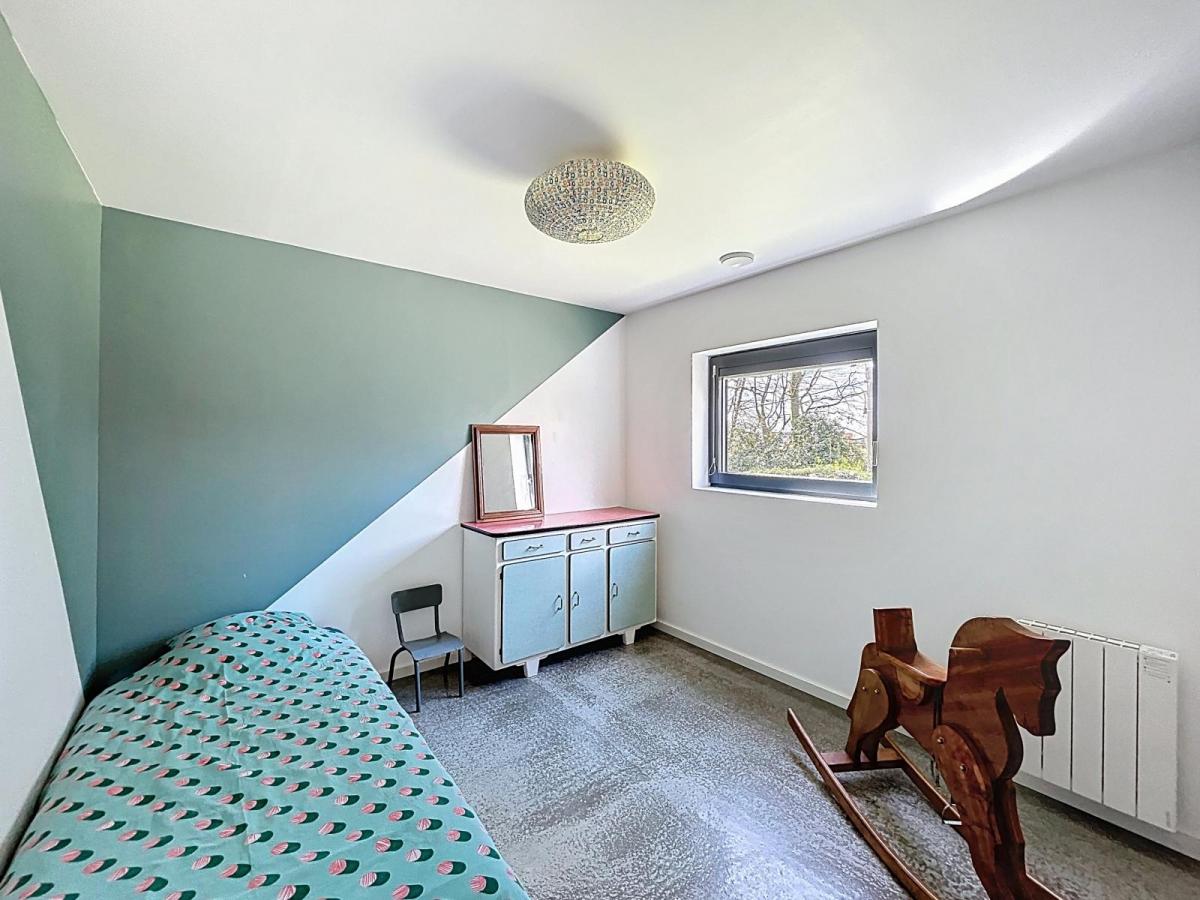 BREST RESTIC : Maison contemporaines aux tendances passives dans un environnement verdoyant