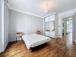 CENTRE-VILLE : ravissant appartement de 79m² avec deux chambres et garage