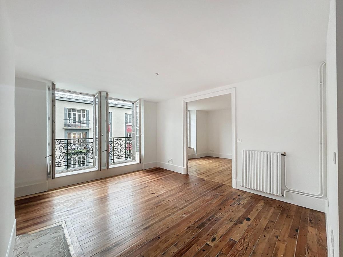 BREST HYPER CENTRE : Charmant appartement T5 de 105m2 dans un immeuble bourgeois