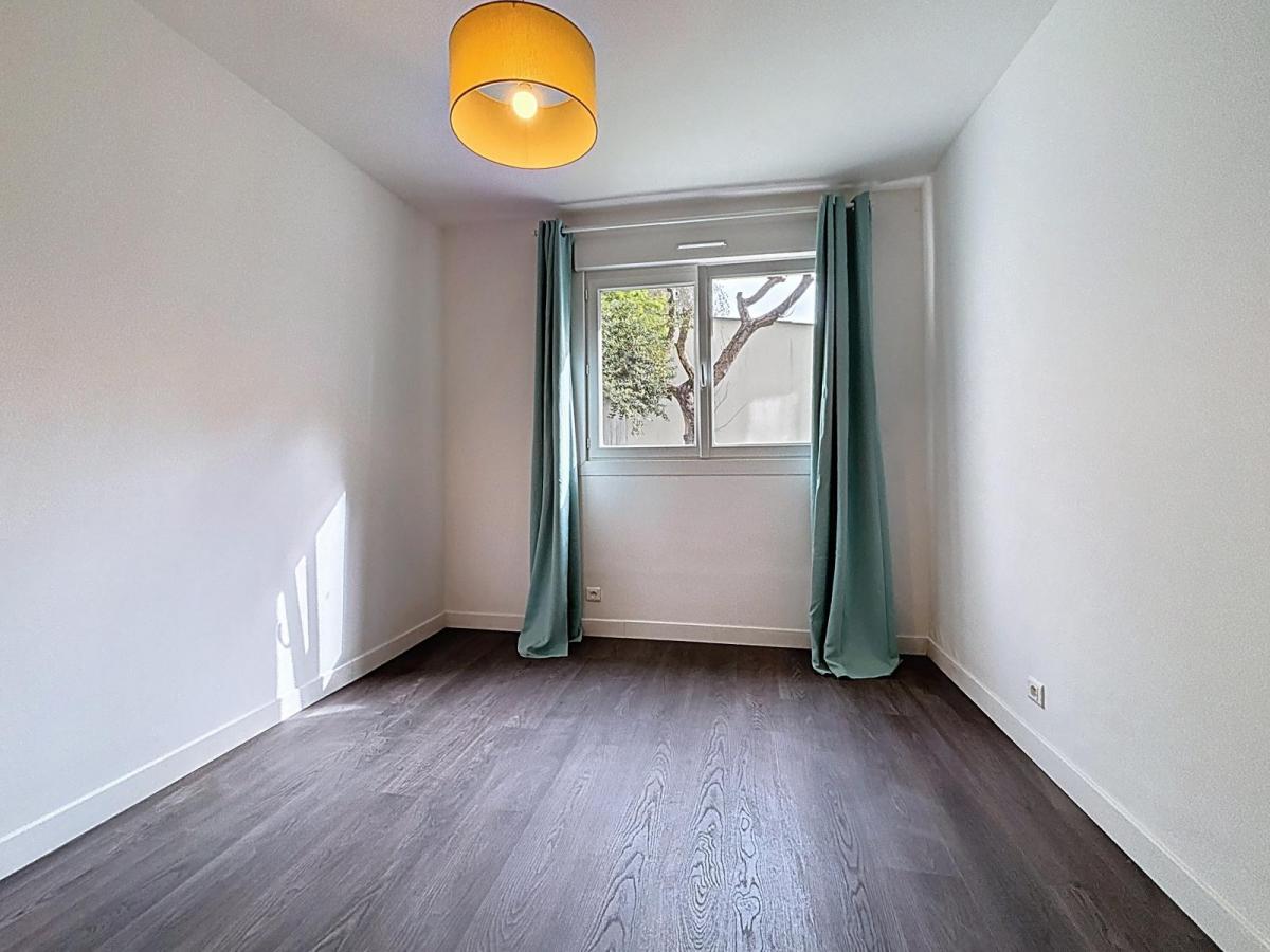 BREST: A LOUER APPARTEMENT 80M², AVEC GARAGE ET JARDINET EN VIDE