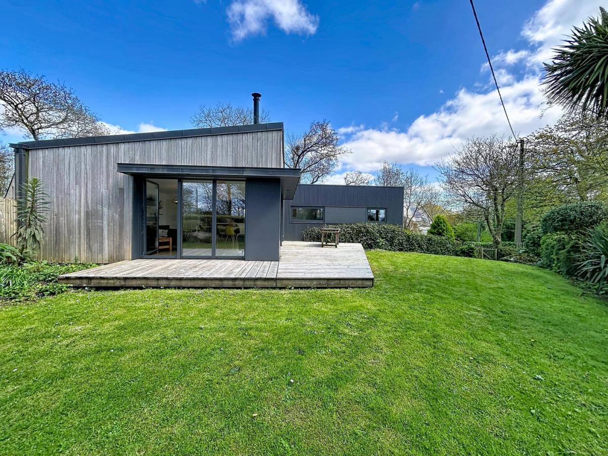 BREST RESTIC : Maison contemporaines aux tendances passives dans un environnement verdoyant