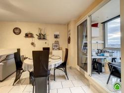 BREST BELLEVUE : Bel appartement de 100m² avec 4 chambres, balcon fermé et place de parking