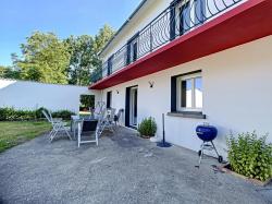 GUILERS : PROPRIÉTÉ AVEC MAISON T7 ET GRAND T2 AU RDC SUR UN TERRAIN DE 10390 M2 AU CALME