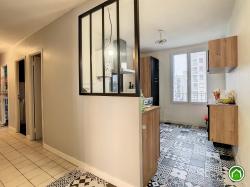 BREST SAINT MARTIN : Joli et lumineux appartement T5 de 84m2 au dernier étage proche centre ville