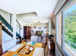 Au bord de l'eau, ravissante propriété avec demeure 7 pièces, terrasses et parcelle de 1900m²