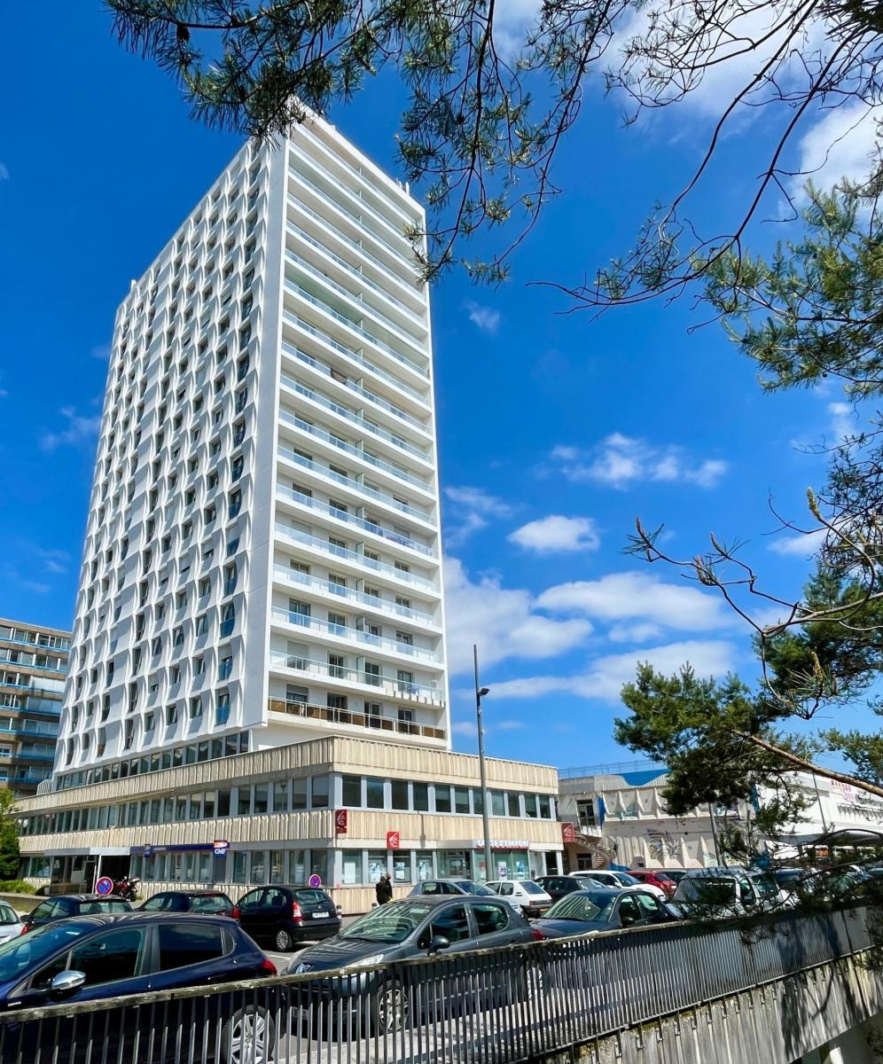 BEL APPARTEMENT T4 AVEC TRIPLE EXPOSITION ET GRAND BALCON