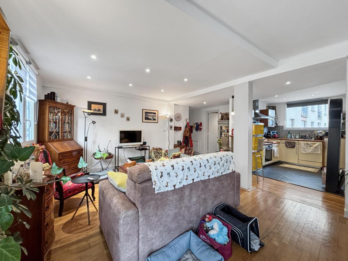 BREST HYPER CENTRE : CHARMANT APPARTEMENT T4 DE 84 m² AVEC PARKING DE COPROPRIÉTÉ