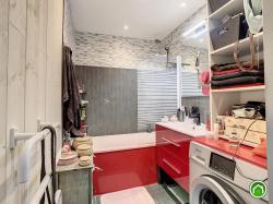BREST BELLEVUE : Bel appartement de 100m² avec 4 chambres, balcon fermé et place de parking