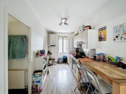 BREST : IMMEUBLE DE RAPPORT COMPRENANT UN T3 EN RDC AVEC JARDIN DE 120 m2 ET UN T2 A L'ETAGE