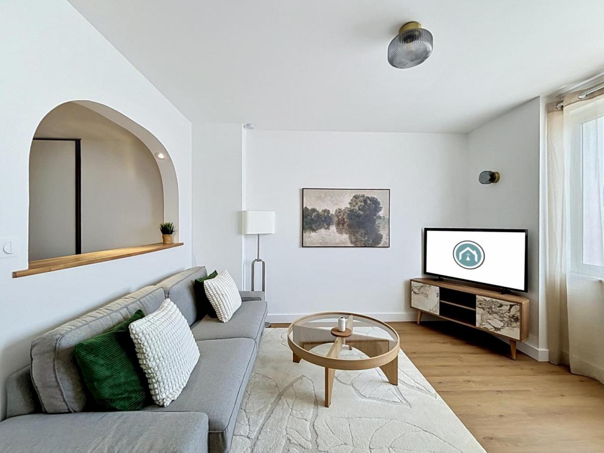 HYPER-CENTRE: À LOUER BEL APPARTEMENT MEUBLÉ T4 DE 54M²