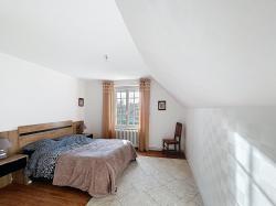 LANDUNVEZ : Proche du port d'Argenton, magnifique propriété avec accès direct à la plage de Gwen Trez