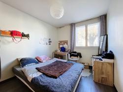  BREST LE GUELMEUR : Bel appartement T5 avec double séjour, 3 chambres et vue dégagée