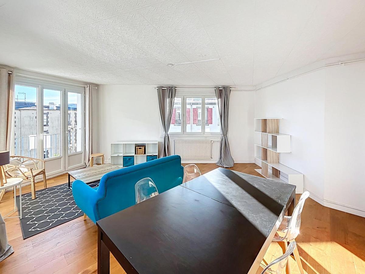 BREST : JOLI APPARTEMENT T3 À LOUER MEUBLÉE