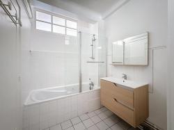 HYPER CENTRE BREST : A LOUER  AGRÉABLE APPARTEMENT DE 2 CHAMBRES AVEC VUE DÉGAGÉE