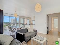 BREST : Bel appartement de 98m² avec 4 chambres, balcon et place de parking 
