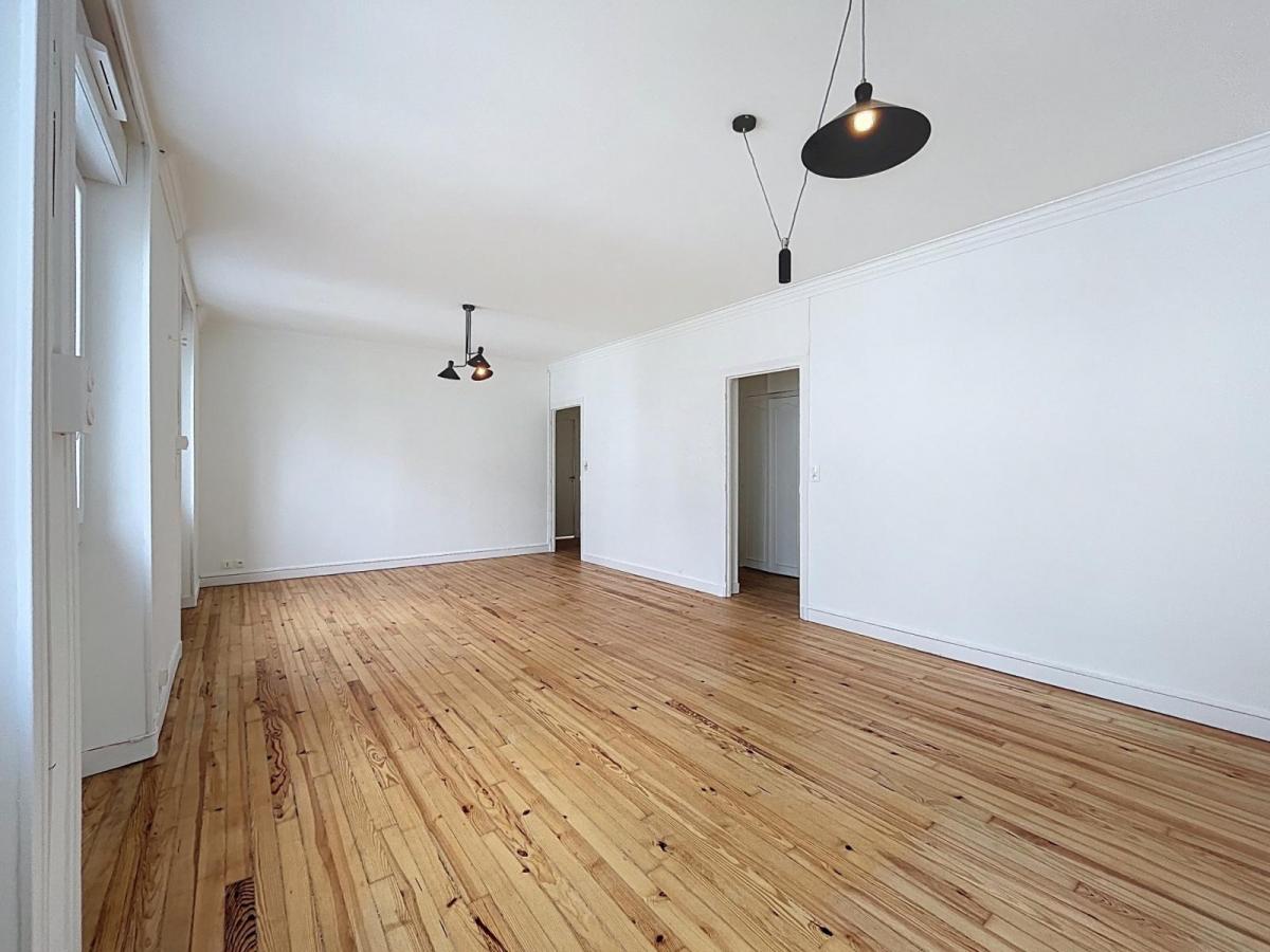 HYPER CENTRE BREST : À LOUER AGRÉABLE APPARTEMENT T3 DE 92,5 M²