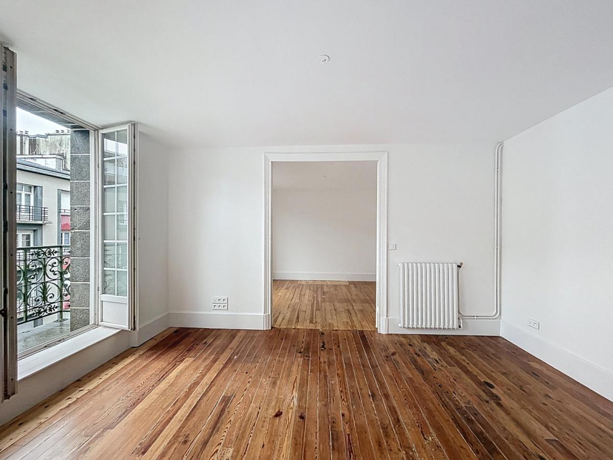 BREST HYPER CENTRE : Charmant appartement T5 de 105m2 dans un immeuble bourgeois