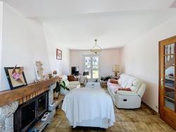 PLOUDALMEZEAU : Proche plages, jolie maison traditionnelle de 107m2 édifiée sur sous sol complet