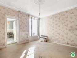 CENTRE / SAINT MICHEL : appartement de 45m² avec vue rade à rénover 