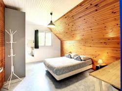 GUILERS : propriété avec maison 7 pièces et grand terrain au calme