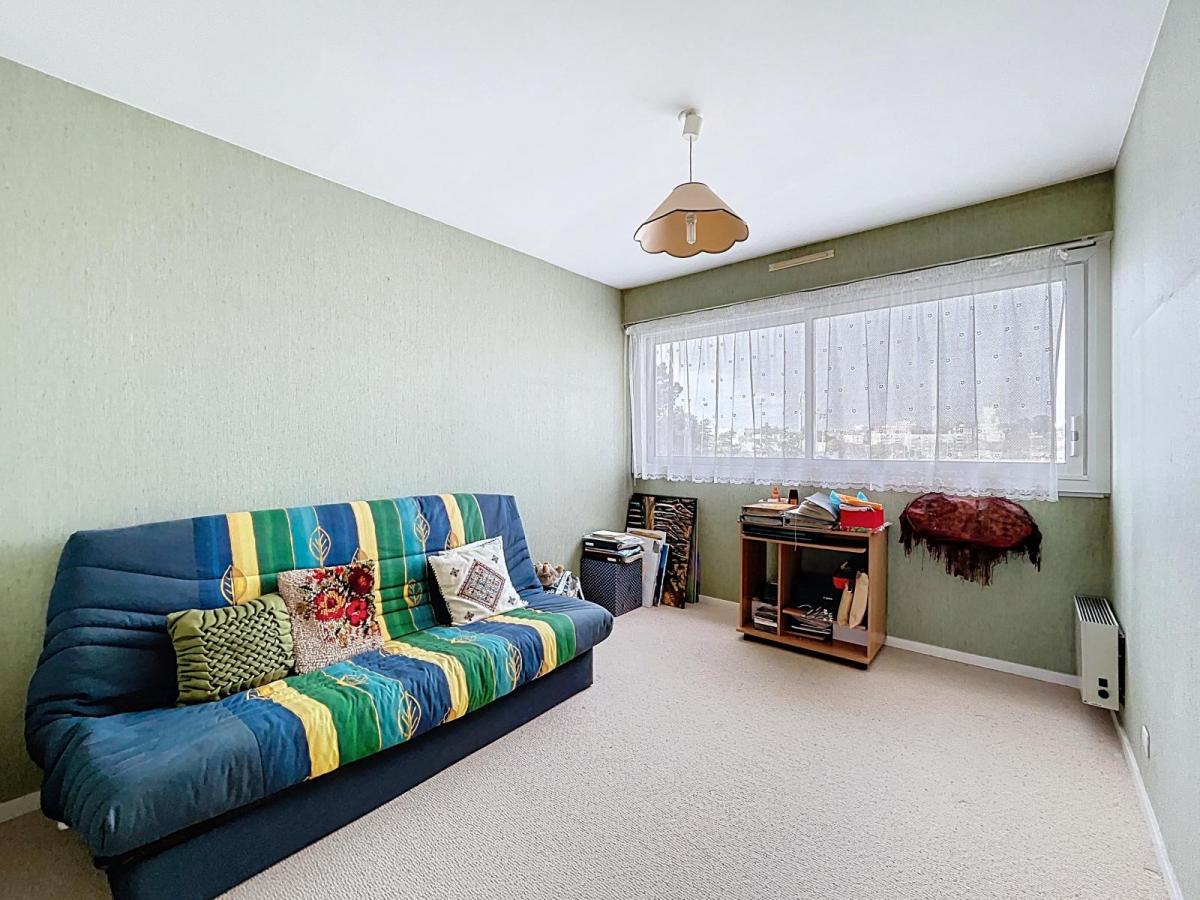 BREST : CHARMANT APPARTEMENT T5 AVEC BALCON EN IMPASSE