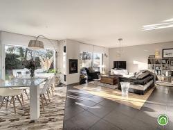 LE FOLGOET : très jolie propriété avec maison 4 chambres, terrasses, jardin clos et garage