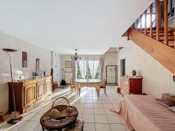 BREST QUATRE MOULINS : Jolie maison contemporaine de 94m2 avec double garage à rénover