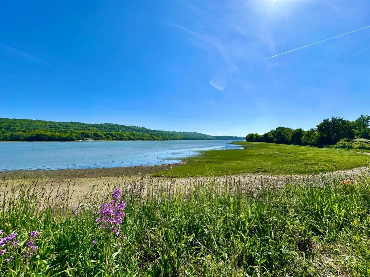 LA FOREST-LANDERNEAU: Ravissante propriété au bord de l’eau sur 1900 m² avec T2 indépendant – VENTE EN VIAGER