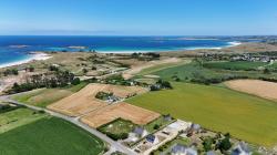PLOUDALMEZEAU : Proche plages, jolie maison traditionnelle de 107m2 édifiée sur sous sol complet