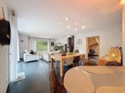 LE RELECQ-KERHUON: BELLE MAISON COMTEMPORAINE DE130m², 4 CHAMBRES