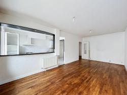 BREST HYPER CENTRE : Appartement lumineux de 100m2 dans un immeuble d'angle