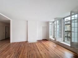 BREST HYPER CENTRE : Charmant appartement T5 de 105m2 dans un immeuble bourgeois