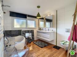 LE FOLGOET : très jolie propriété avec maison 4 chambres, terrasses, jardin clos et garage