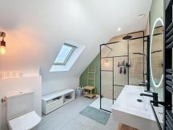 FROUTVEN : Maison 3 chambres, bureau, garage, terrasse et jardin