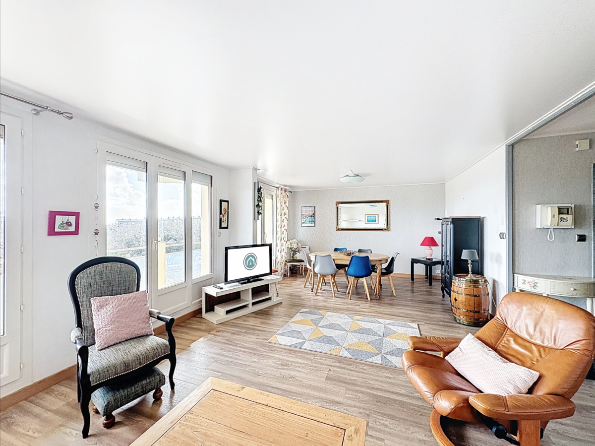 BREST : A LOUER BEL APPARTEMENT T3 MEUBLÉE DE 88M2